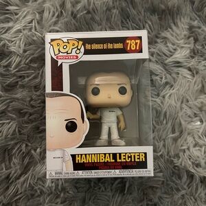 Funko Pop Movies Hannibal Lector in White minor box damage